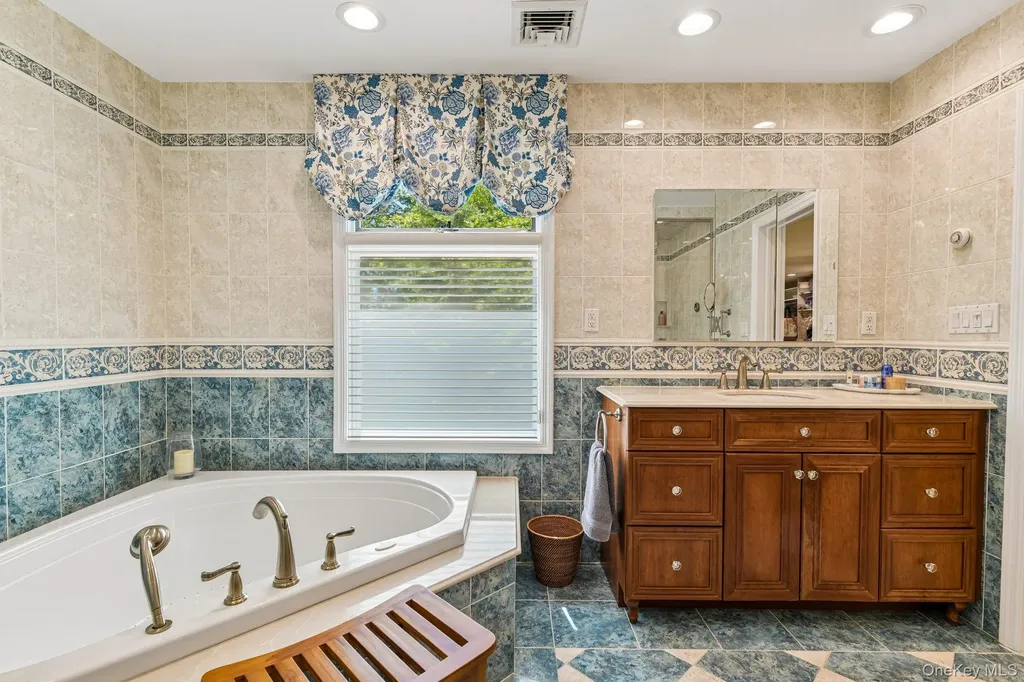1442 Stevenson Circle Hewlett NY 11557