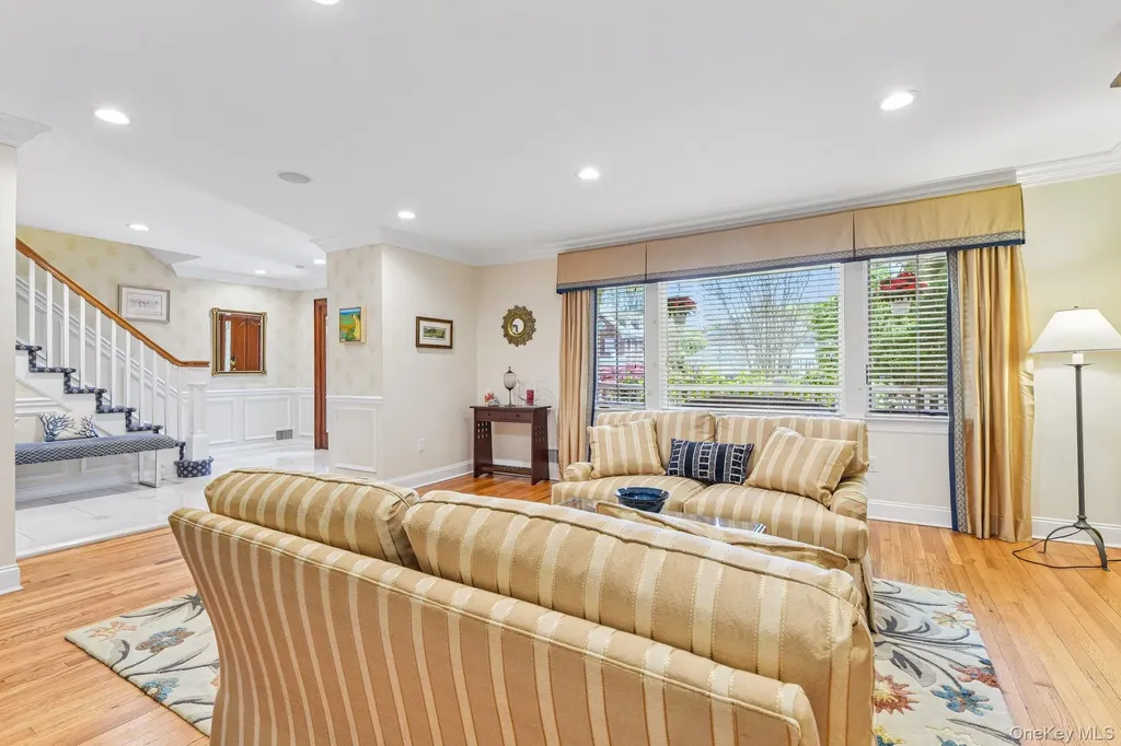 1442 Stevenson Circle Hewlett NY 11557