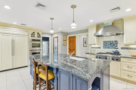 1442 Stevenson Circle Hewlett NY 11557
