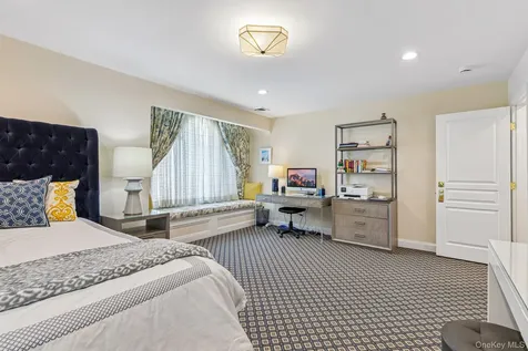 1442 Stevenson Circle Hewlett NY 11557