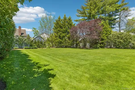1442 Stevenson Circle Hewlett NY 11557