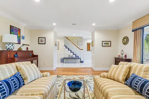 1442 Stevenson Circle Hewlett NY 11557