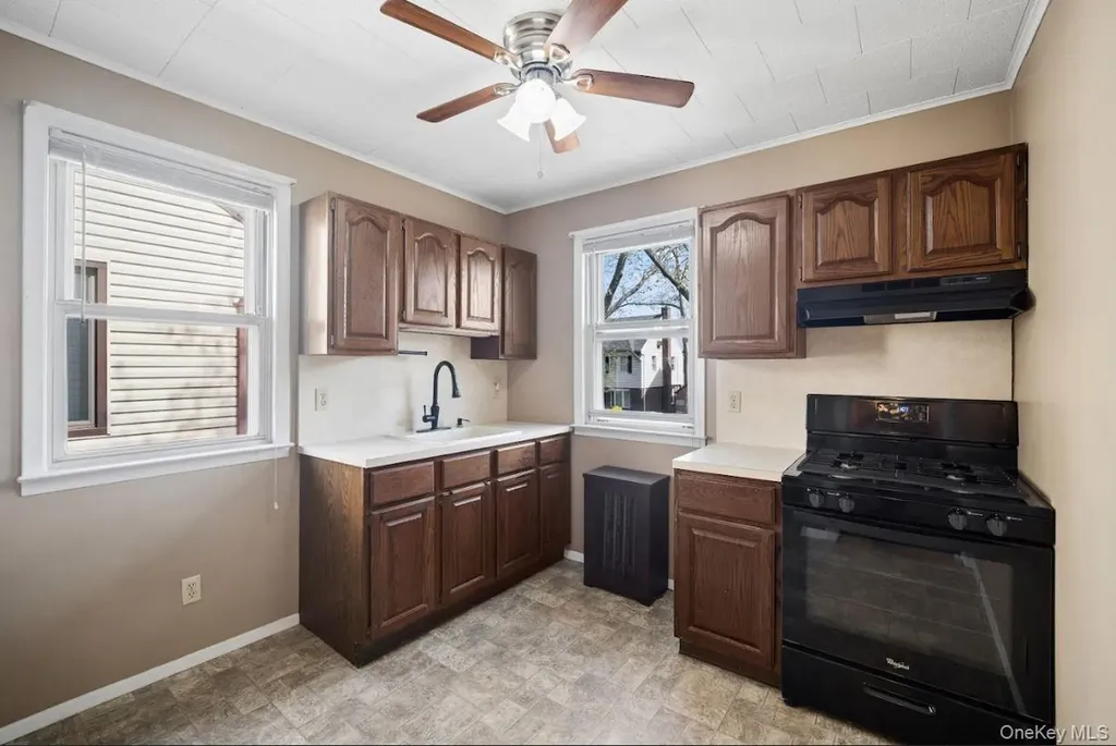 60-56 69th Lane Maspeth NY 11378