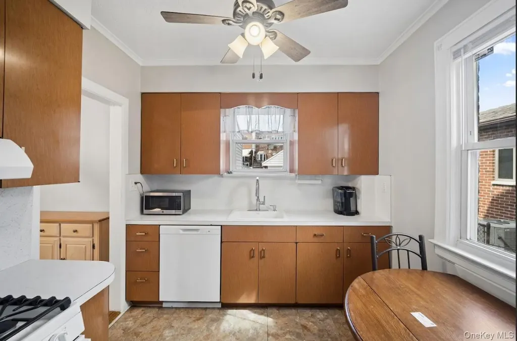60-56 69th Lane Maspeth NY 11378