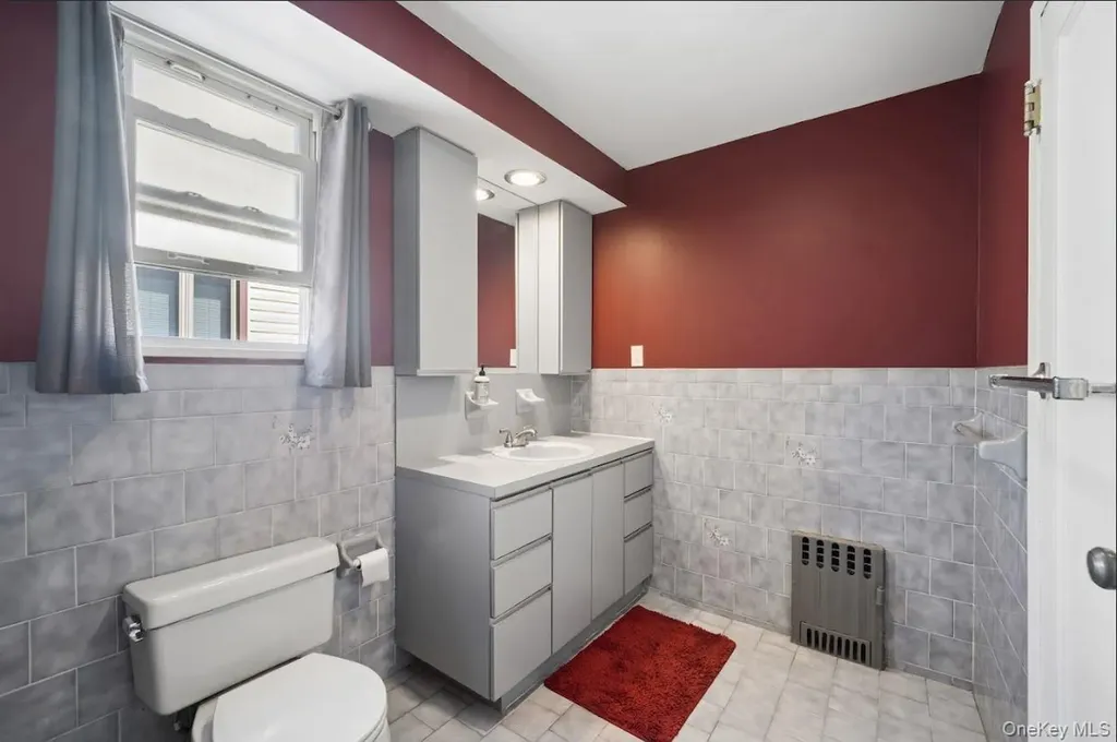 60-56 69th Lane Maspeth NY 11378