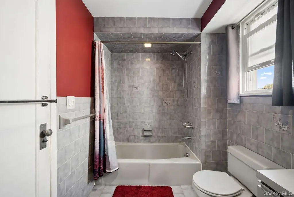 60-56 69th Lane Maspeth NY 11378