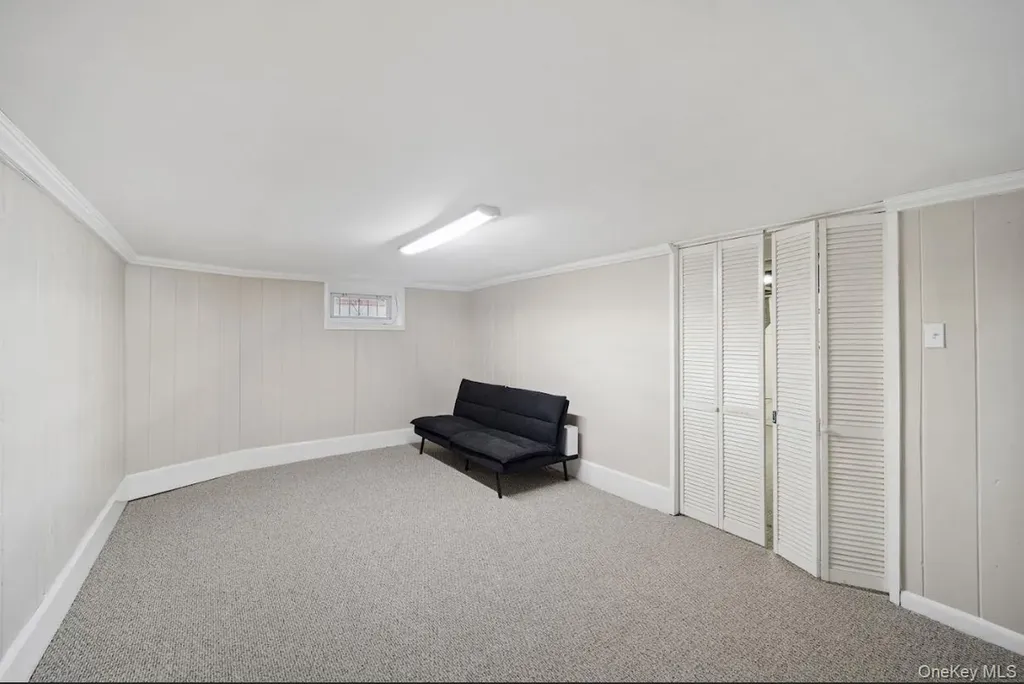60-56 69th Lane Maspeth NY 11378