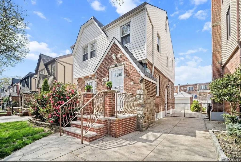 60-56 69th Lane Maspeth NY 11378