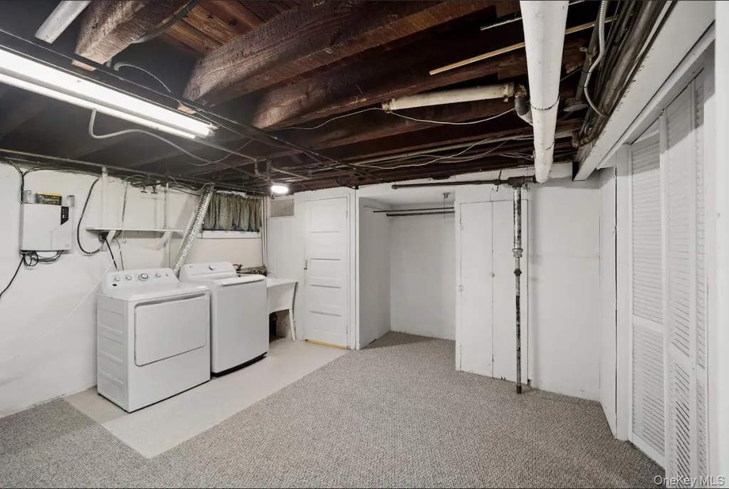 60-56 69th Lane Maspeth NY 11378