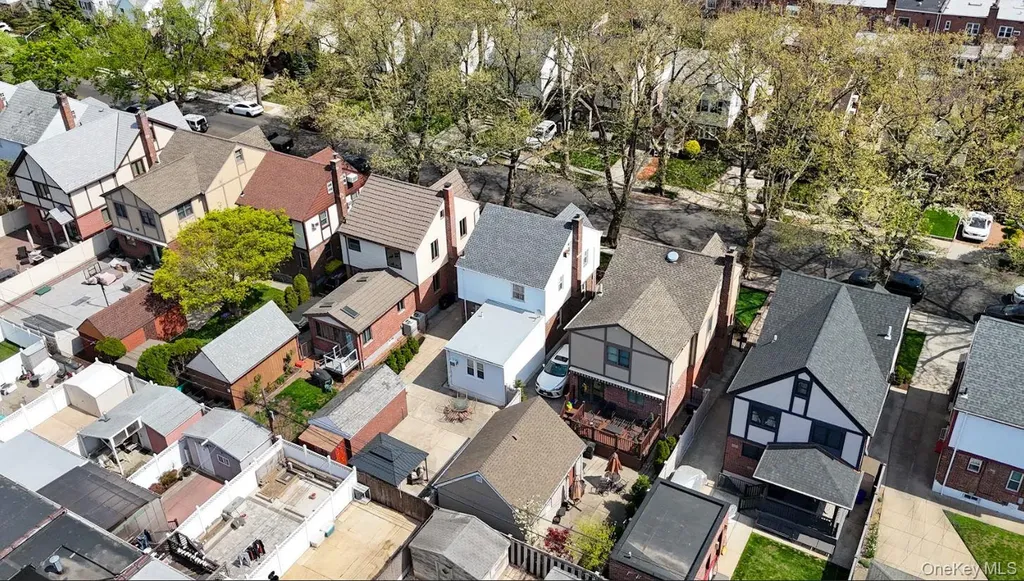 60-56 69th Lane Maspeth NY 11378