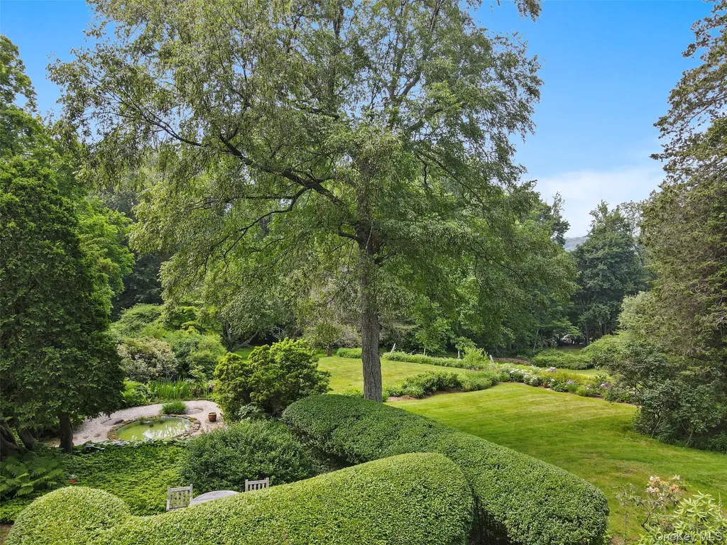 328 Mclain Street Bedford Hills NY 10507