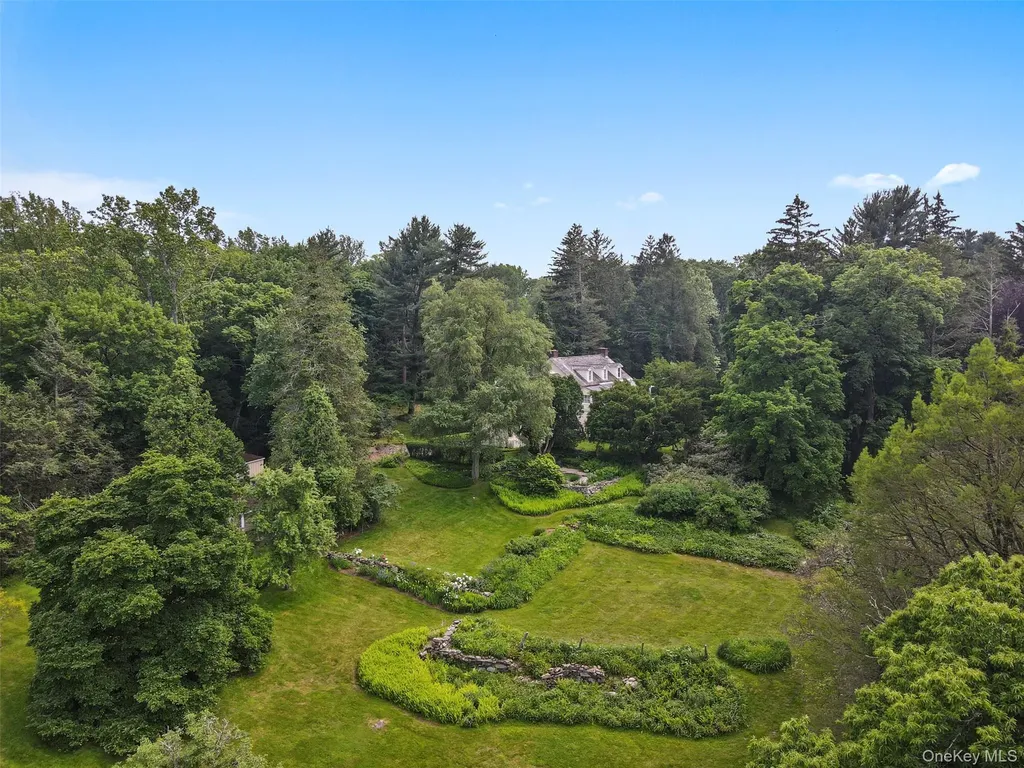 328 Mclain Street Bedford Hills NY 10507
