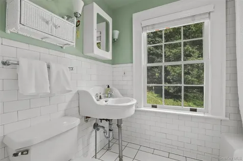 328 Mclain Street Bedford Hills NY 10507
