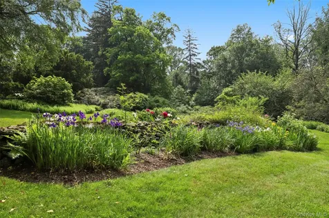 328 Mclain Street Bedford Hills NY 10507