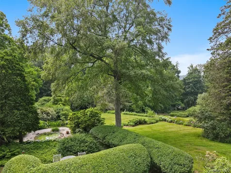 328 Mclain Street Bedford Hills NY 10507