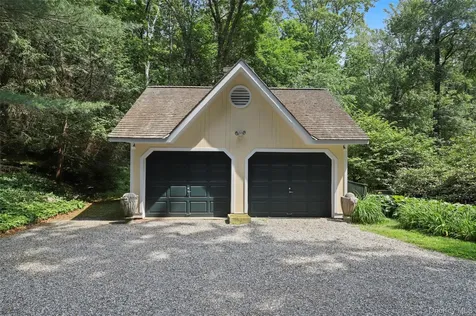 328 Mclain Street Bedford Hills NY 10507