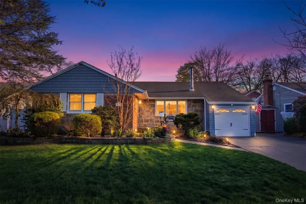 2489 Eileen Road Oceanside NY 11572