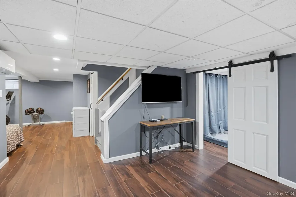 2489 Eileen Road Oceanside NY 11572