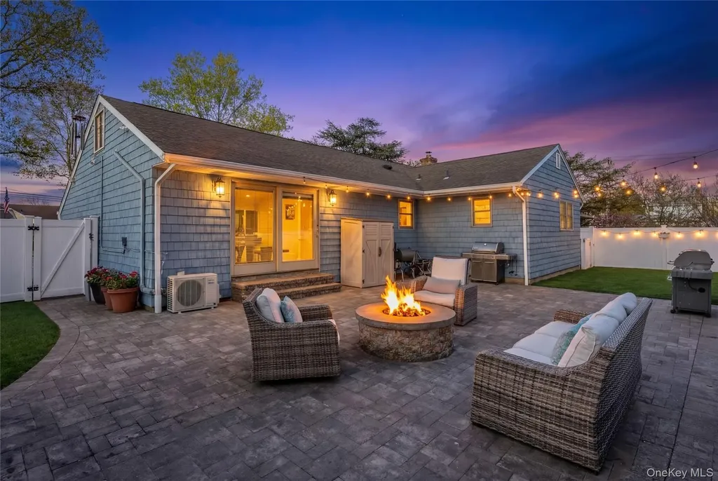 2489 Eileen Road Oceanside NY 11572