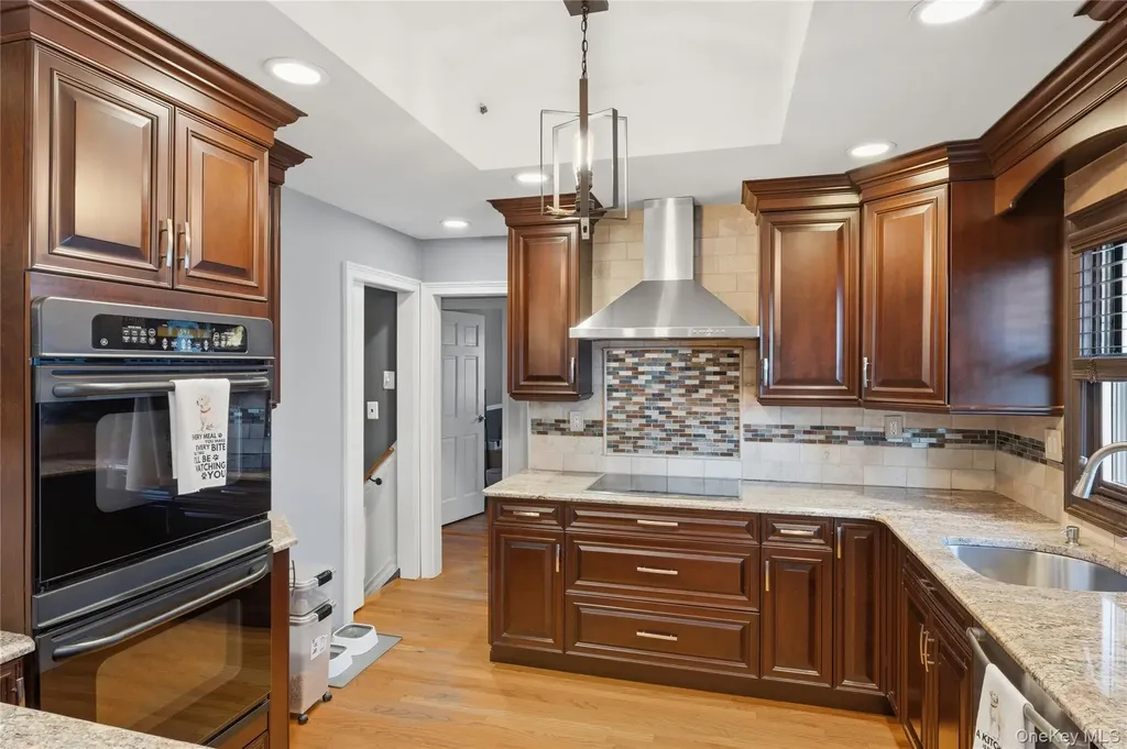 2489 Eileen Road Oceanside NY 11572