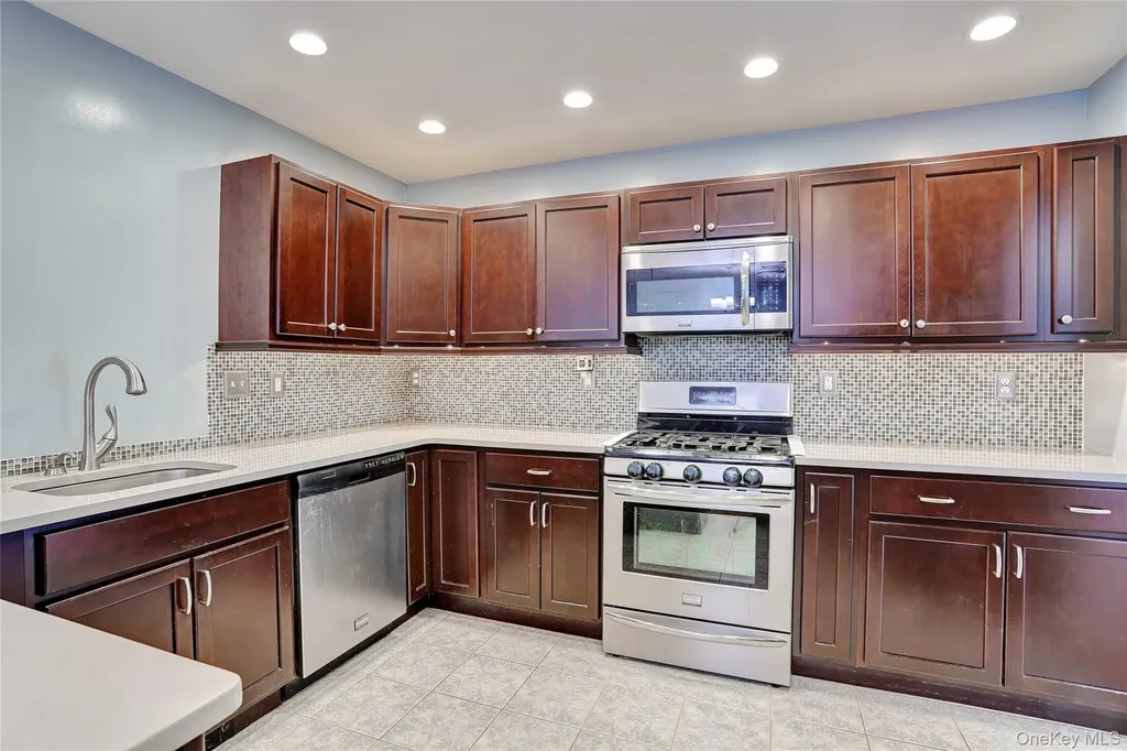 6 Hemlock Lane Thiells NY 10984