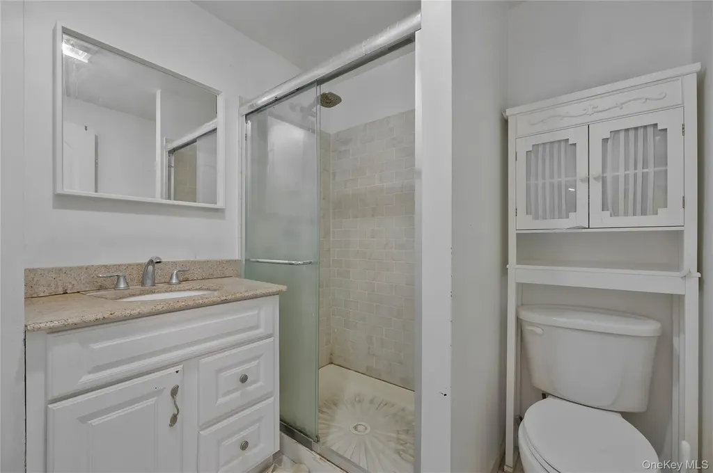8 Percheron Lane Roslyn Heights NY 11577