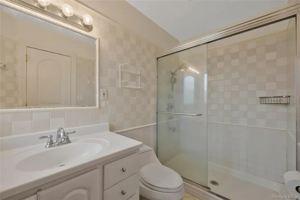 8 Percheron Lane Roslyn Heights NY 11577