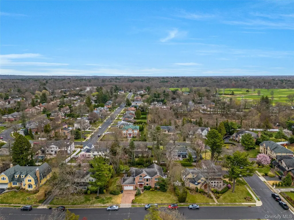 8 Percheron Lane Roslyn Heights NY 11577
