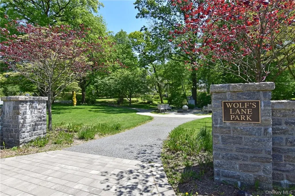 235 Wolfs Lane Pelham NY 10803