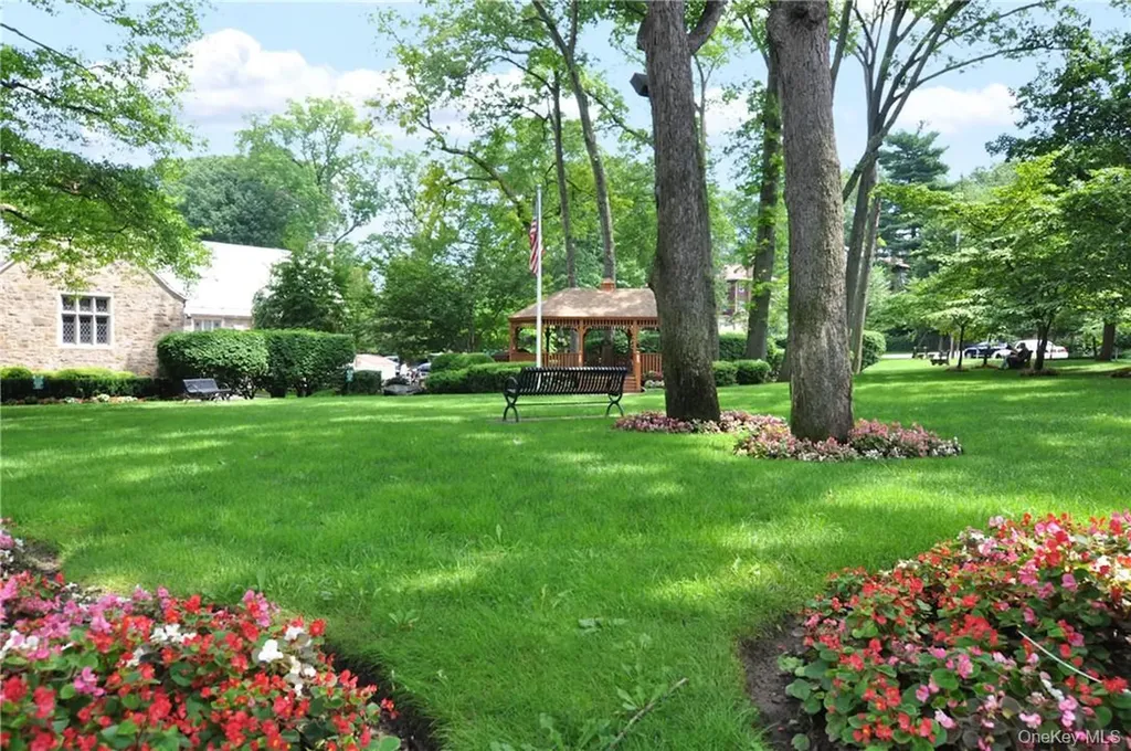 235 Wolfs Lane Pelham NY 10803