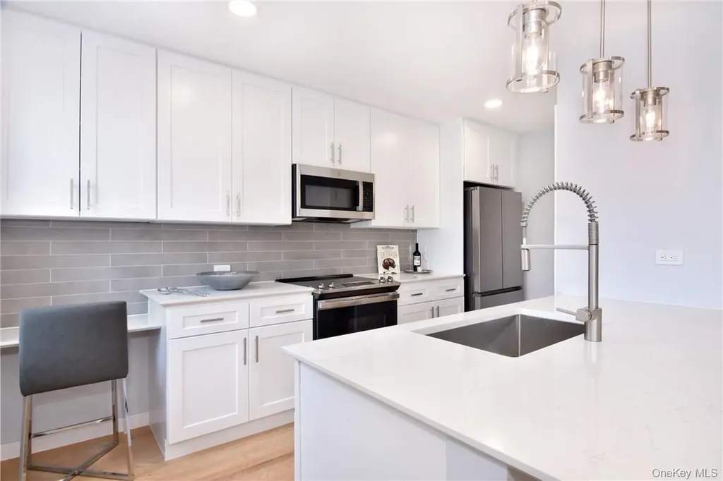 235 Wolfs Lane Pelham NY 10803