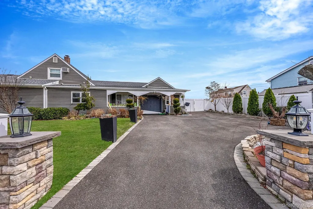 2 Drake Lane Levittown NY 11756