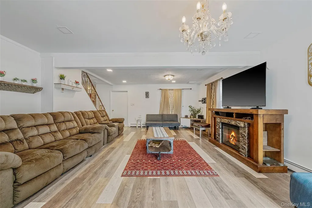 2 Drake Lane Levittown NY 11756