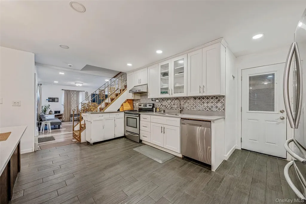 2 Drake Lane Levittown NY 11756