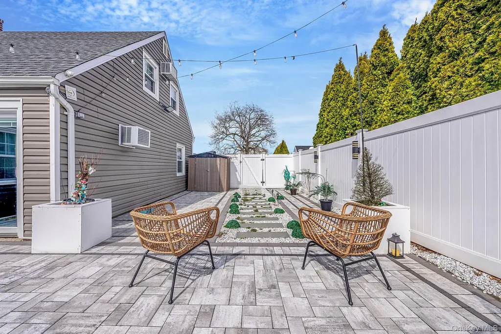 2 Drake Lane Levittown NY 11756
