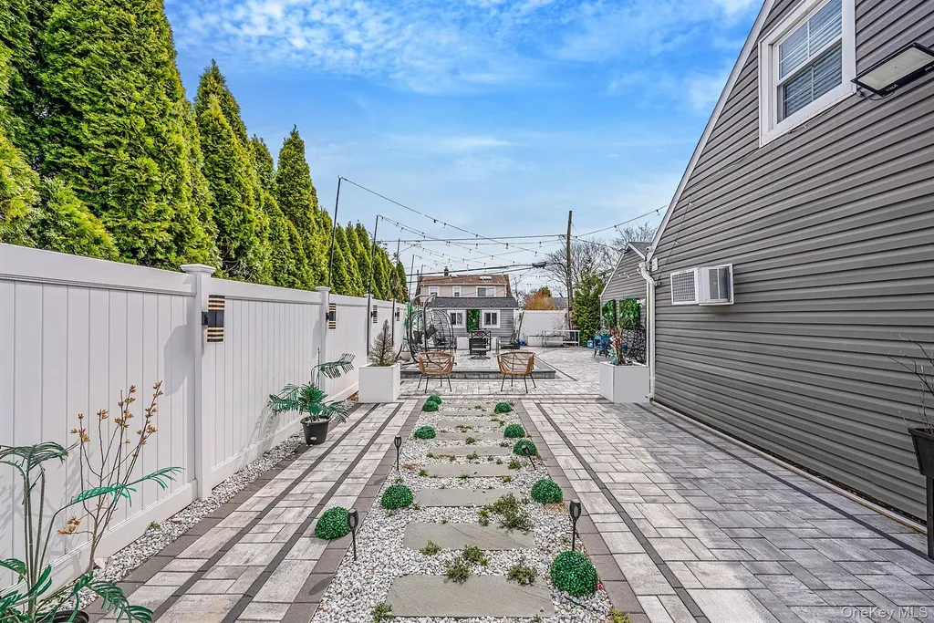 2 Drake Lane Levittown NY 11756