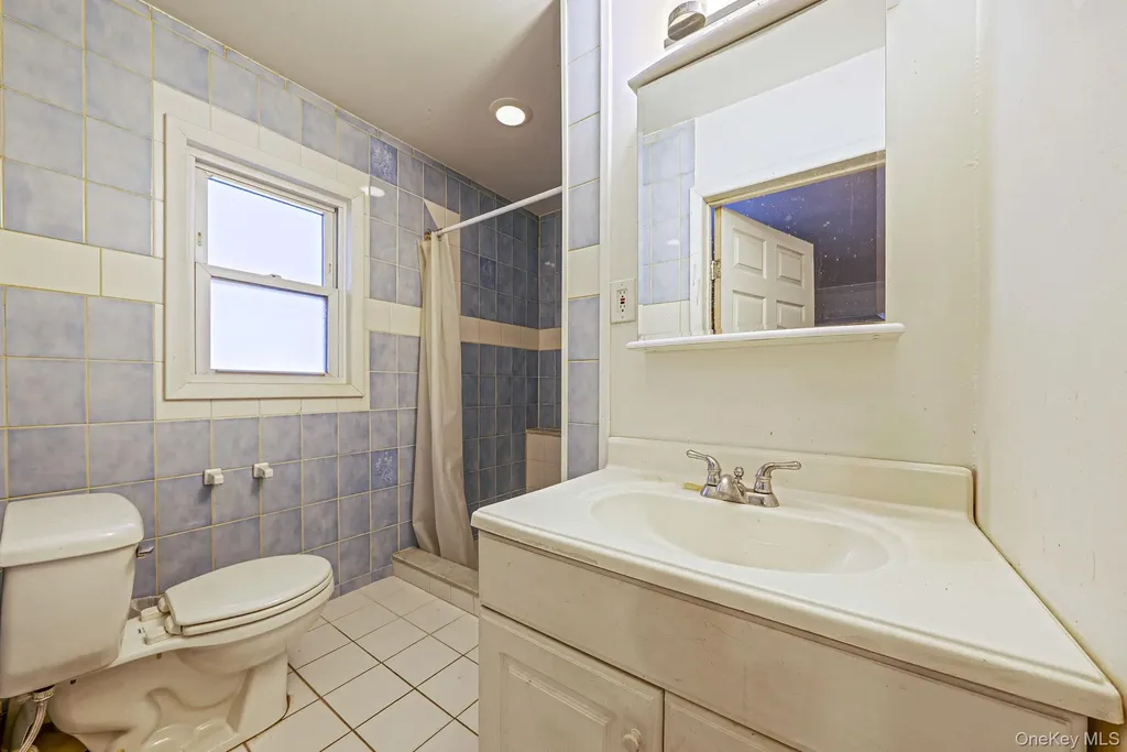 2 Drake Lane Levittown NY 11756