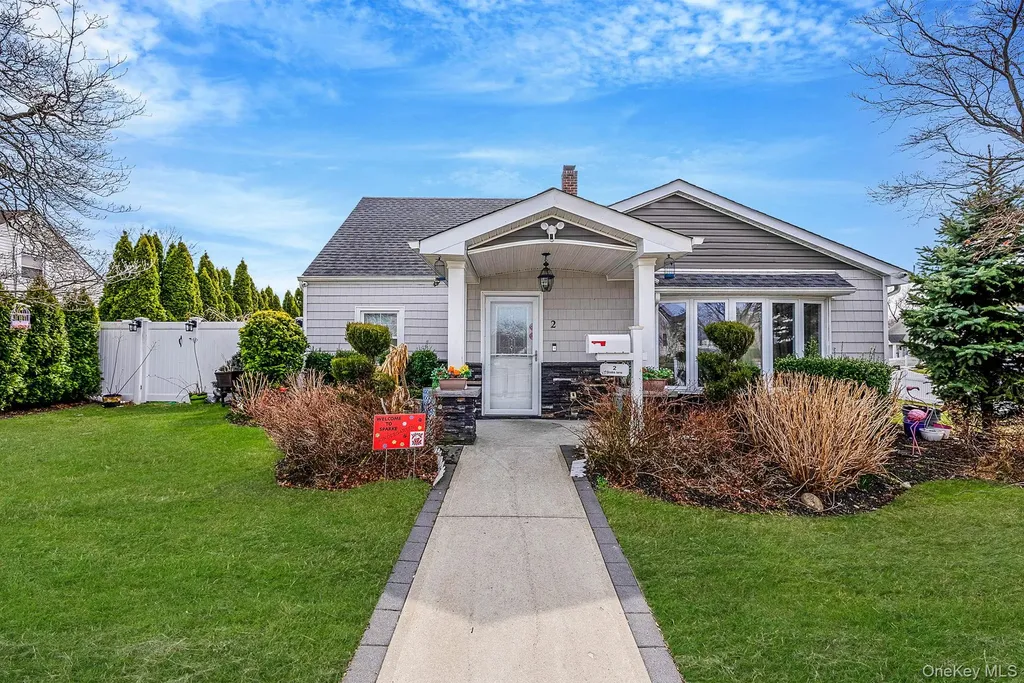 2 Drake Lane Levittown NY 11756
