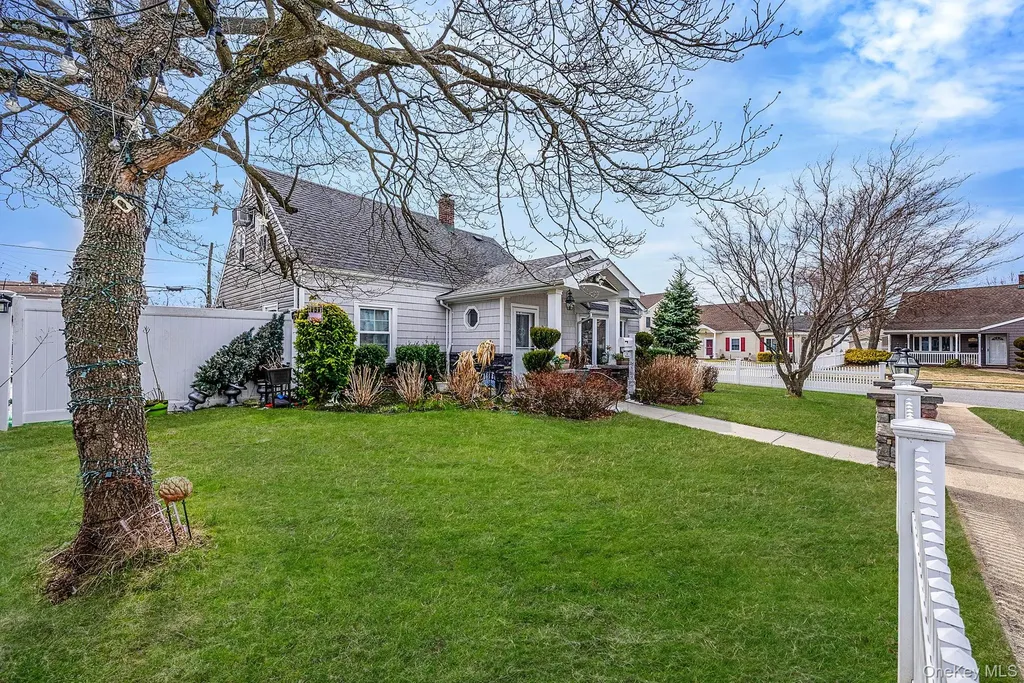 2 Drake Lane Levittown NY 11756