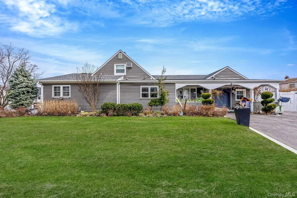 2 Drake Lane Levittown NY 11756