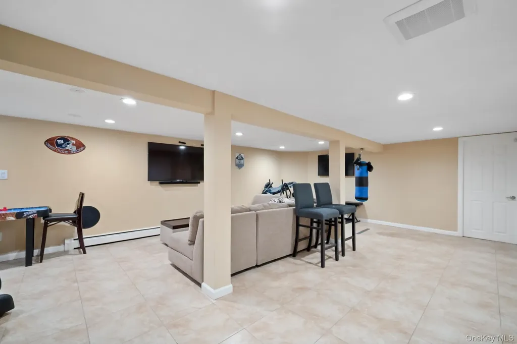 145 Ecker Avenue West Babylon NY 11704