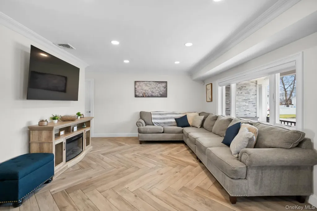 145 Ecker Avenue West Babylon NY 11704