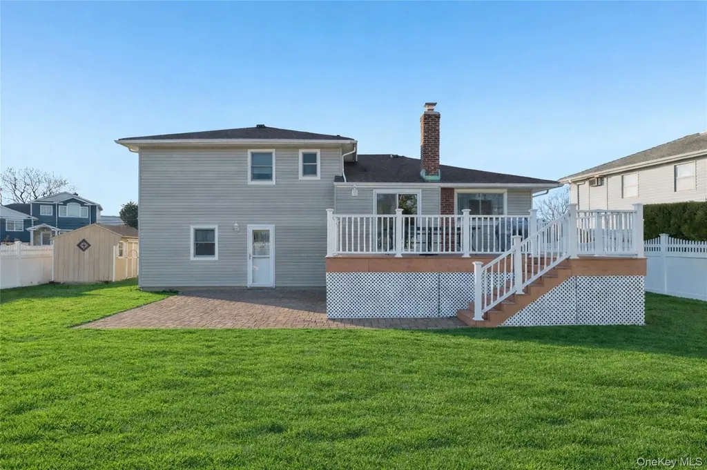 2487 Abbey Lane Seaford NY 11783