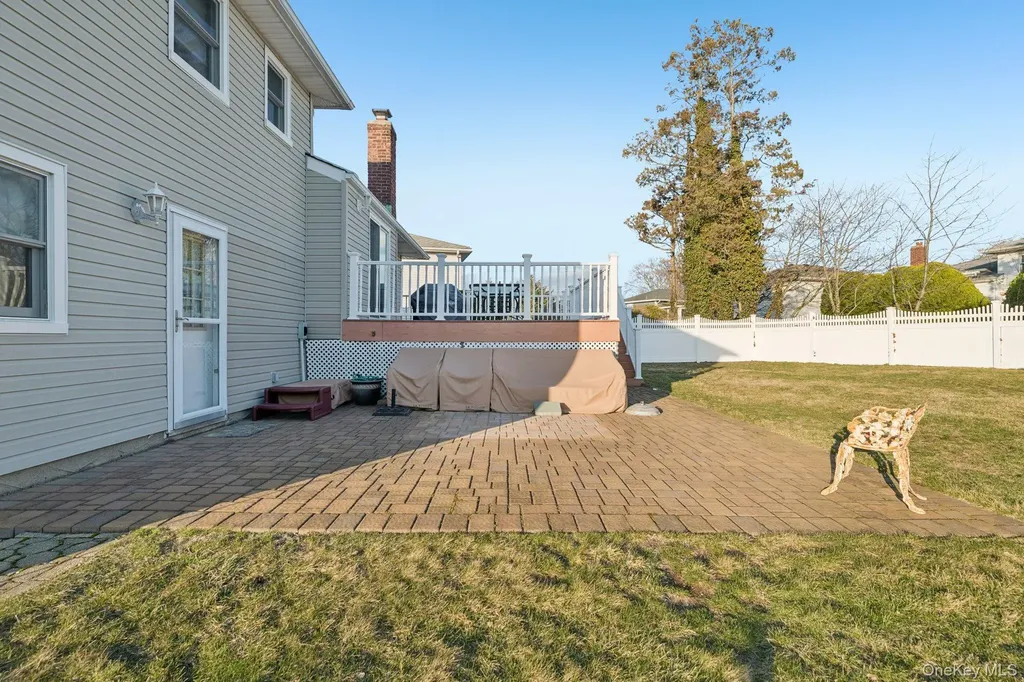 2487 Abbey Lane Seaford NY 11783