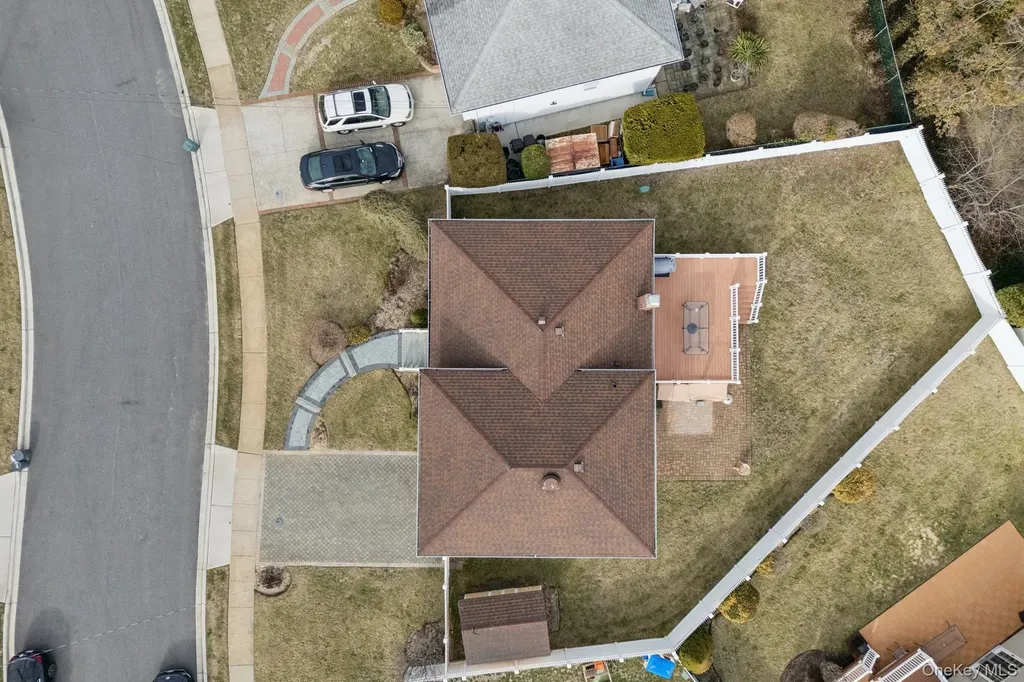 2487 Abbey Lane Seaford NY 11783