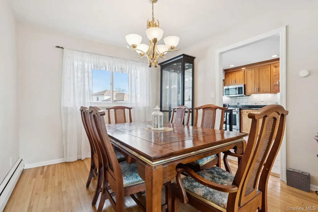 2487 Abbey Lane Seaford NY 11783