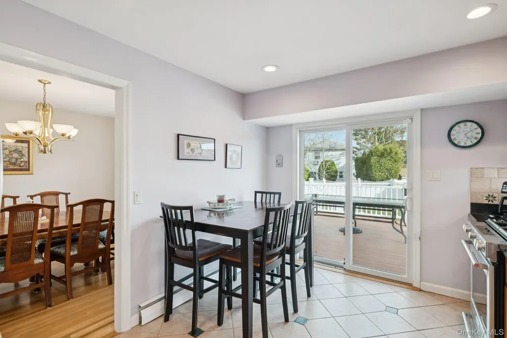 2487 Abbey Lane Seaford NY 11783