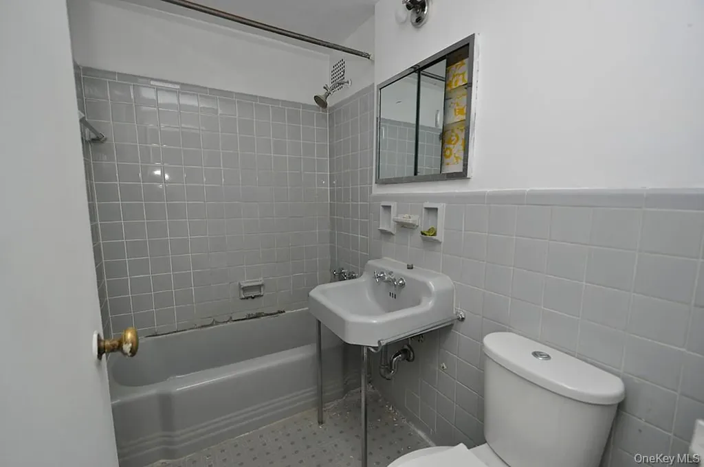 281 Garth Road Scarsdale NY 10583