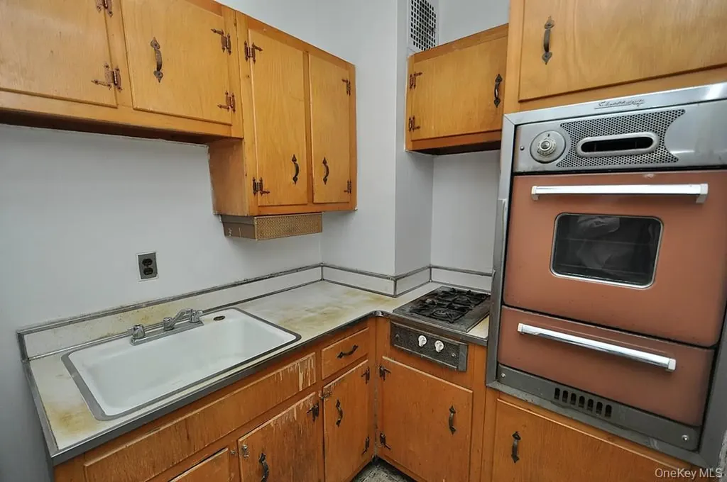 281 Garth Road Scarsdale NY 10583