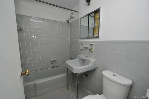 281 Garth Road Scarsdale NY 10583